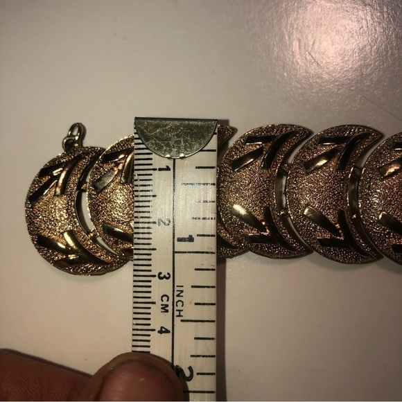 VTG Coro Gold Tone Crescent Moon Bracelet w Safety Chain 7” / 1” Width - Picture 6 of 6
